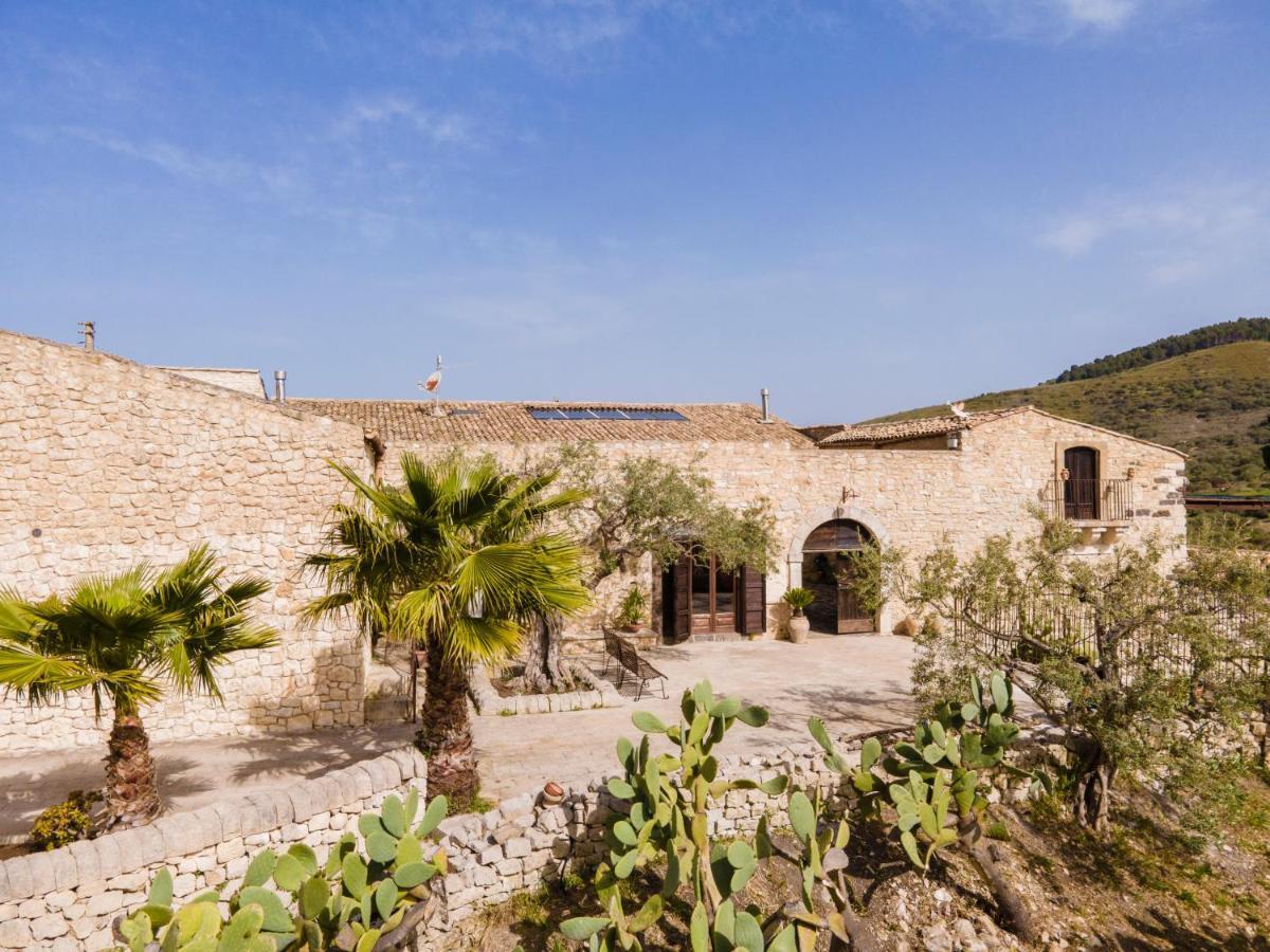 Masseria Fortificata Lo Zafferaneto Buccheri エクステリア 写真