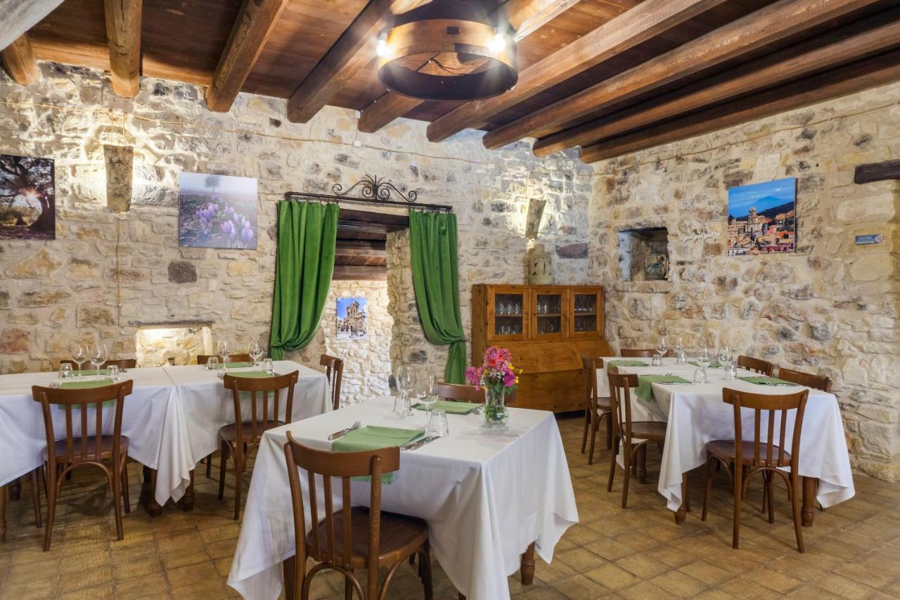 Masseria Fortificata Lo Zafferaneto Buccheri エクステリア 写真
