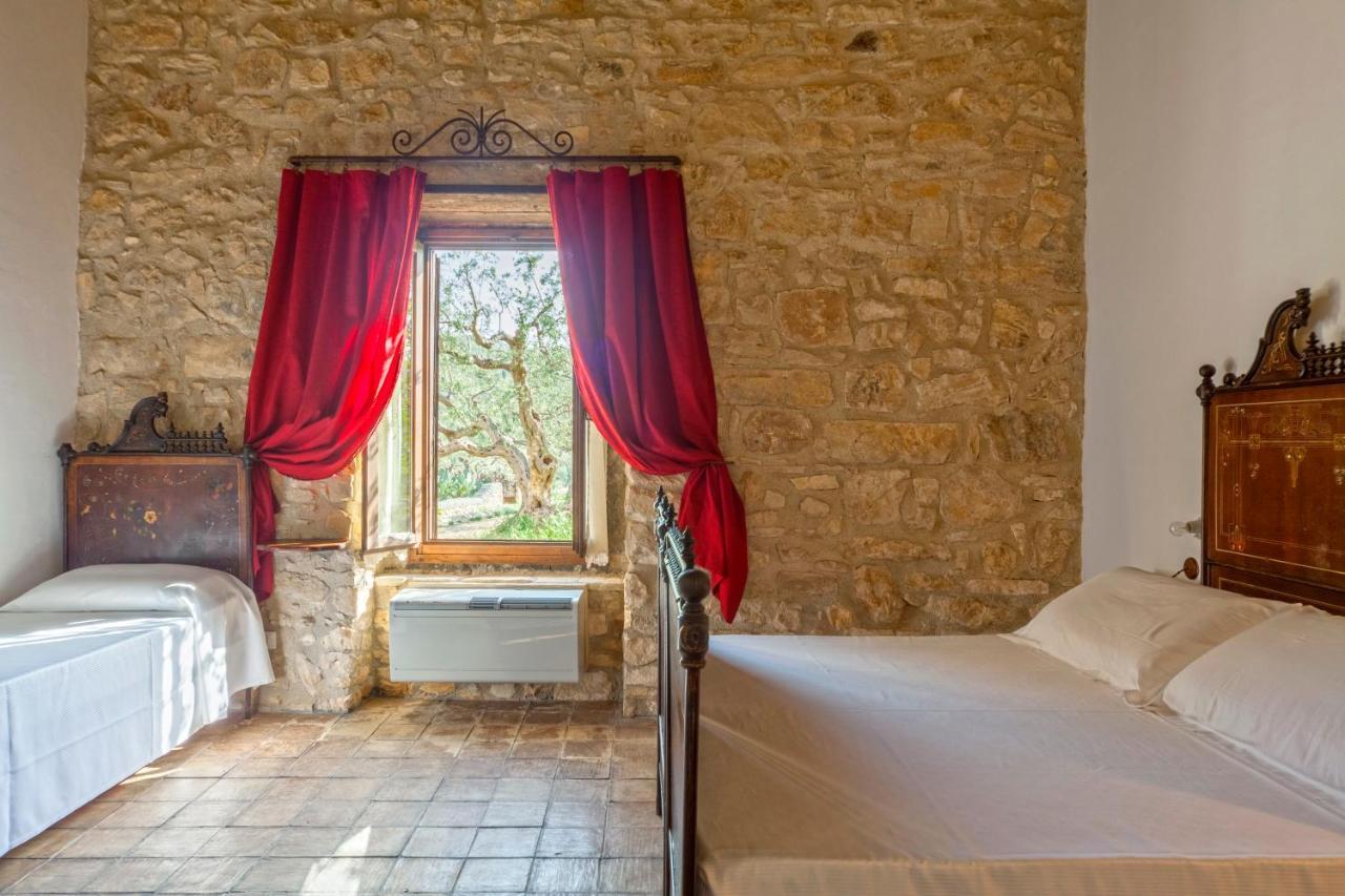 Masseria Fortificata Lo Zafferaneto Buccheri エクステリア 写真