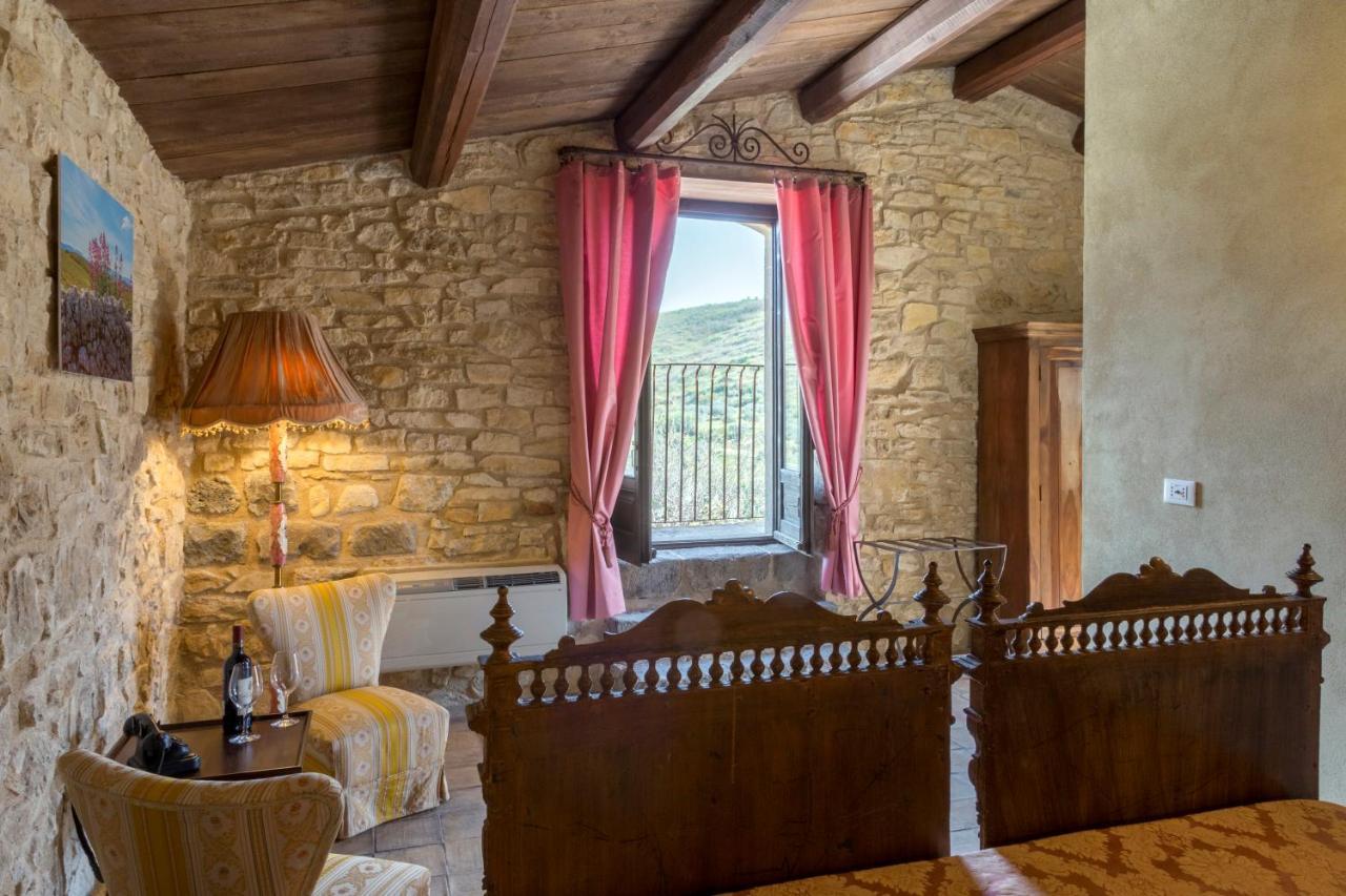 Masseria Fortificata Lo Zafferaneto Buccheri エクステリア 写真