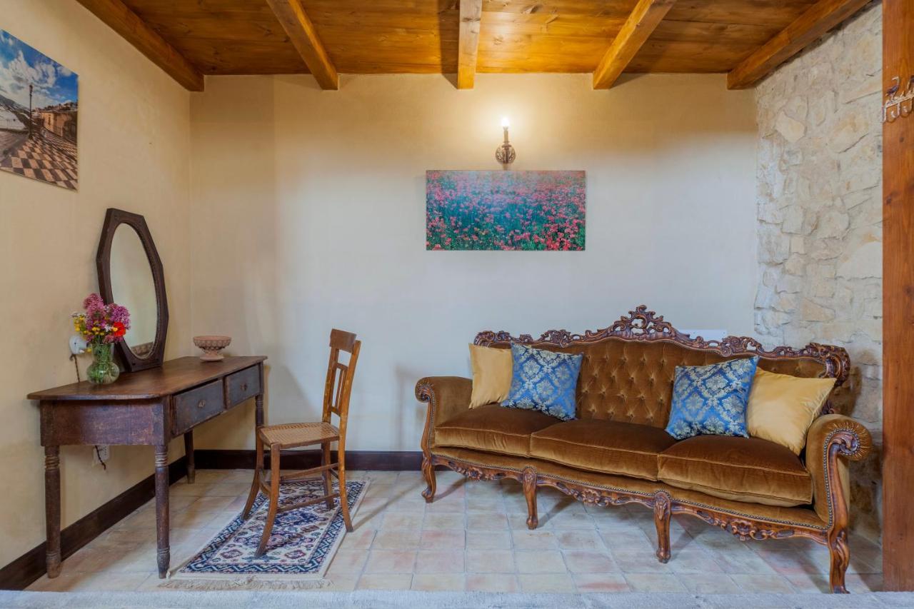Masseria Fortificata Lo Zafferaneto Buccheri エクステリア 写真