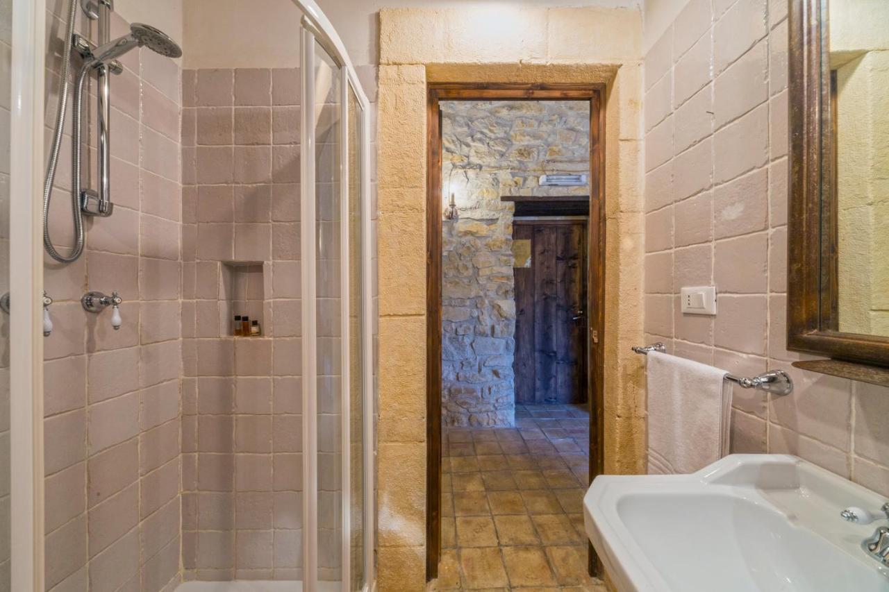 Masseria Fortificata Lo Zafferaneto Buccheri エクステリア 写真