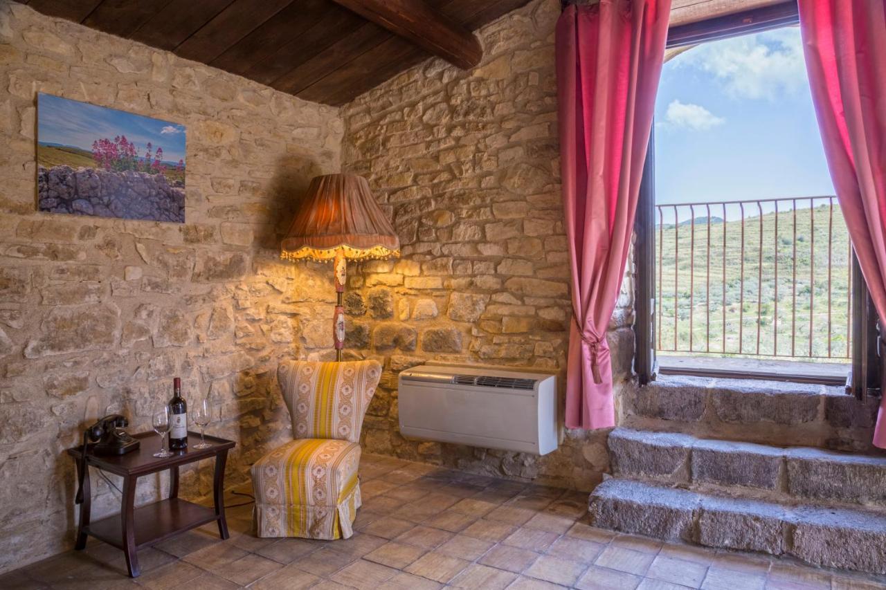 Masseria Fortificata Lo Zafferaneto Buccheri エクステリア 写真