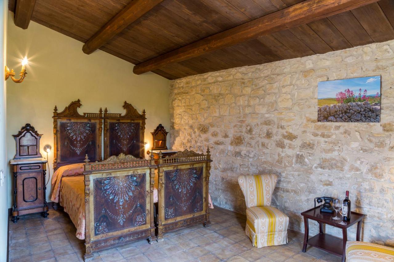 Masseria Fortificata Lo Zafferaneto Buccheri エクステリア 写真