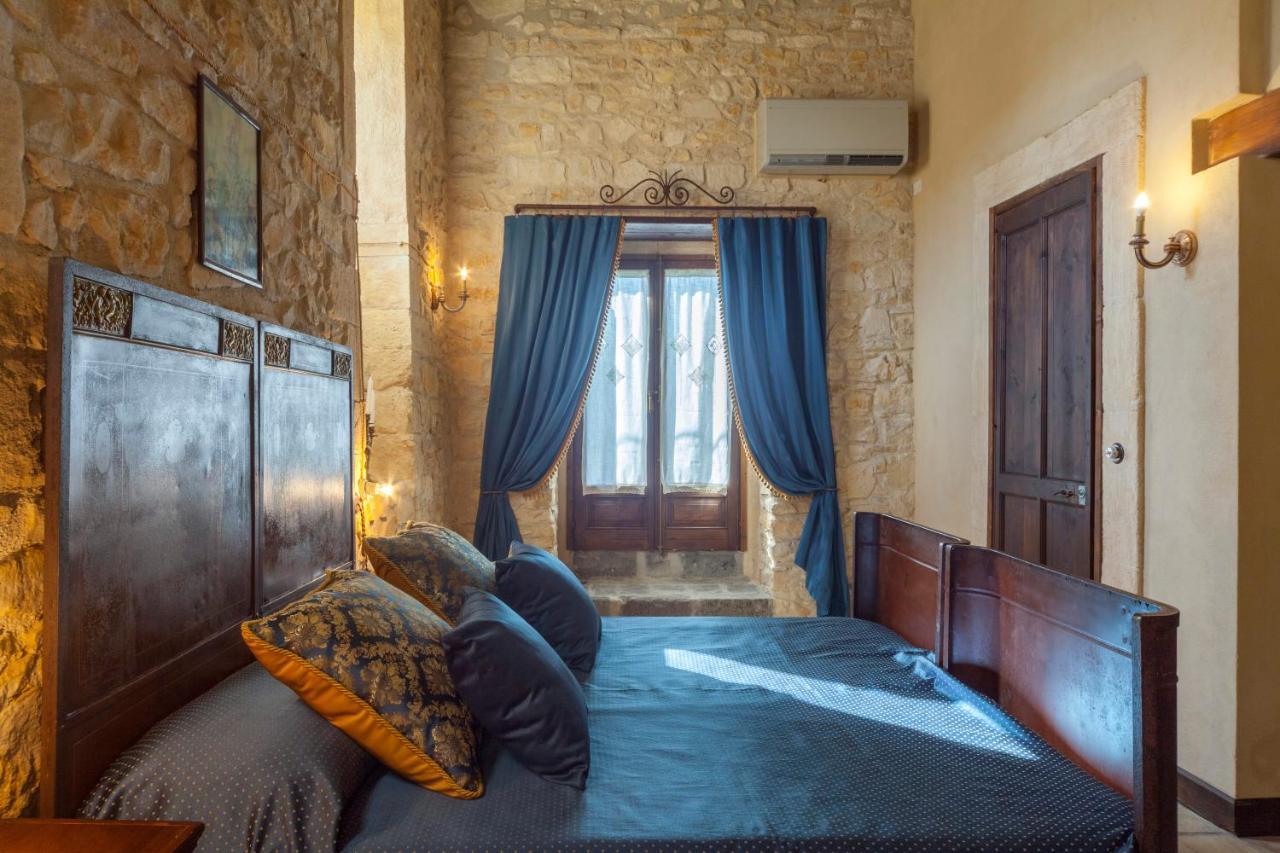 Masseria Fortificata Lo Zafferaneto Buccheri エクステリア 写真