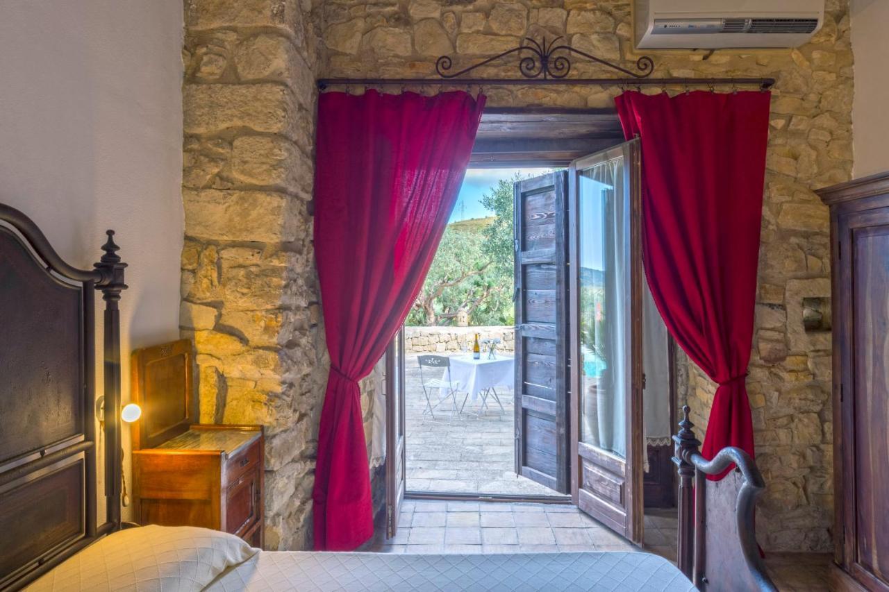 Masseria Fortificata Lo Zafferaneto Buccheri エクステリア 写真
