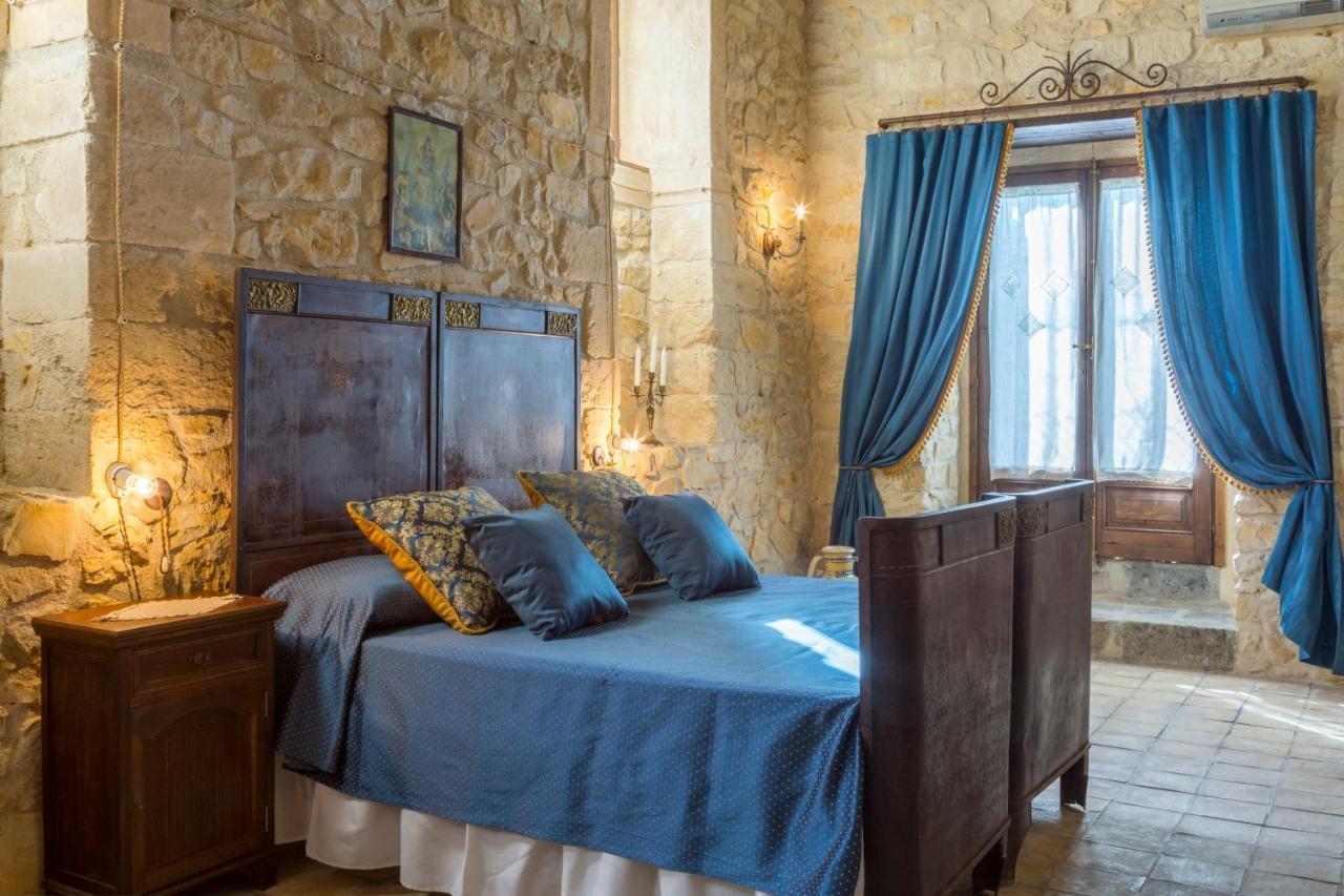 Masseria Fortificata Lo Zafferaneto Buccheri エクステリア 写真