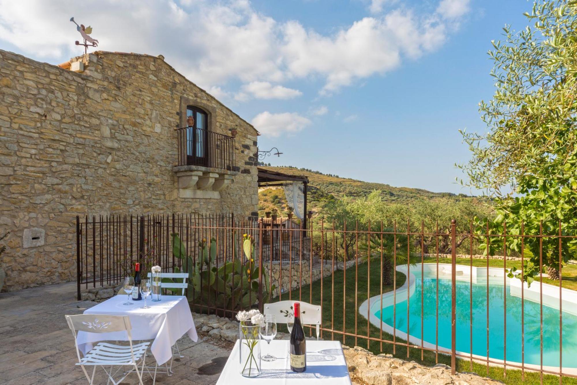 Masseria Fortificata Lo Zafferaneto Buccheri エクステリア 写真